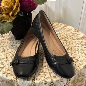 Nurture by Lamaze Black Quilted Flats Size 10